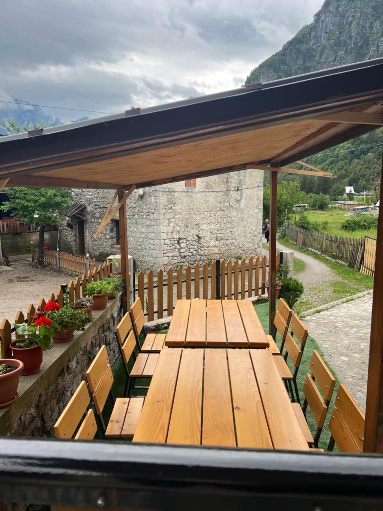 Guest House Shtepiza Theth Exterior photo